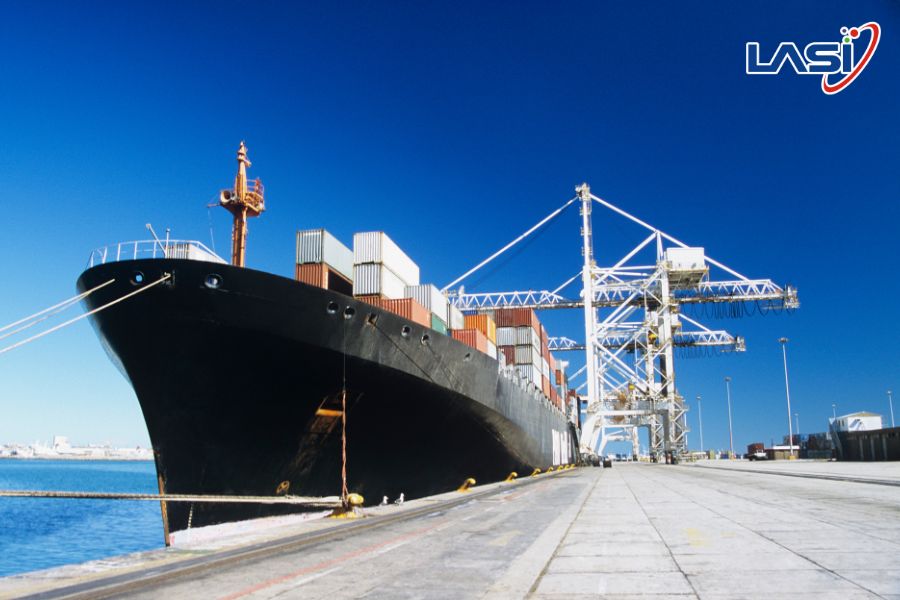 Tầm Quan Trọng Của Duy Trì Khoảng Cách Tàu Cập Cảng