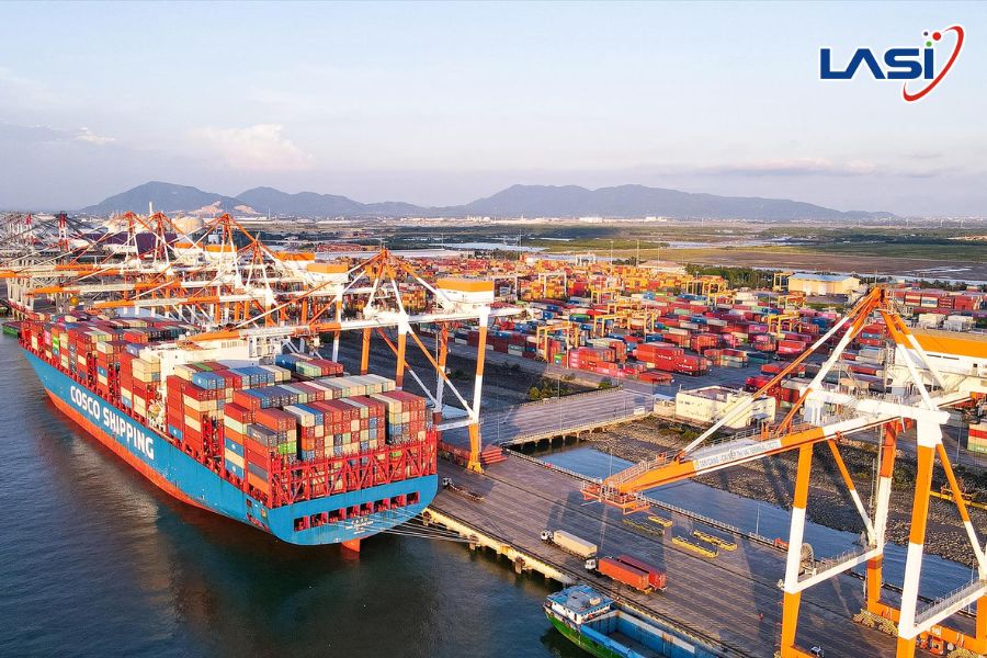 Tầm Quan Trọng Của Duy Trì Khoảng Cách Tàu Cập Cảng