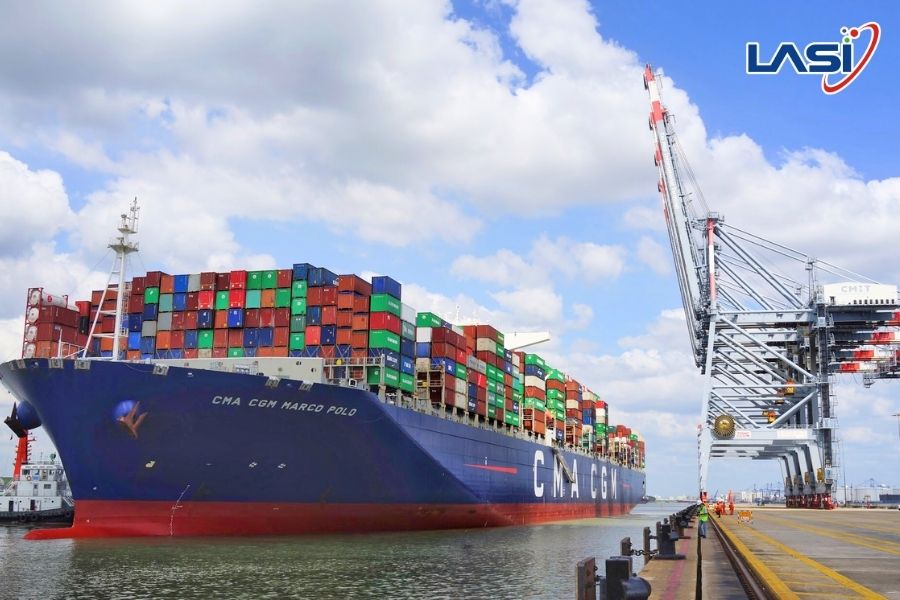 Vai Trò Quan Trọng Của Tính Vận Tốc Cập Tàu Trên Cầu Cảng